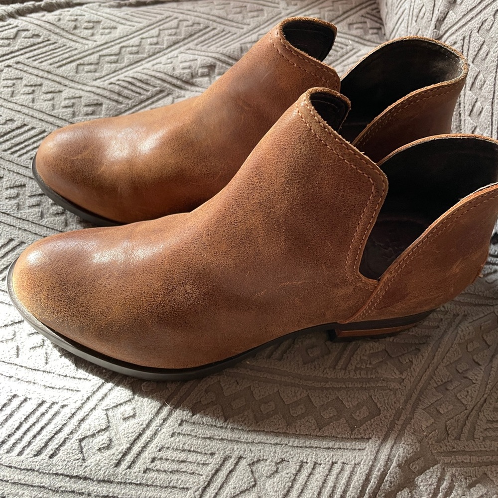 Sorel Lolla ll Cut Out Ankle Bootie